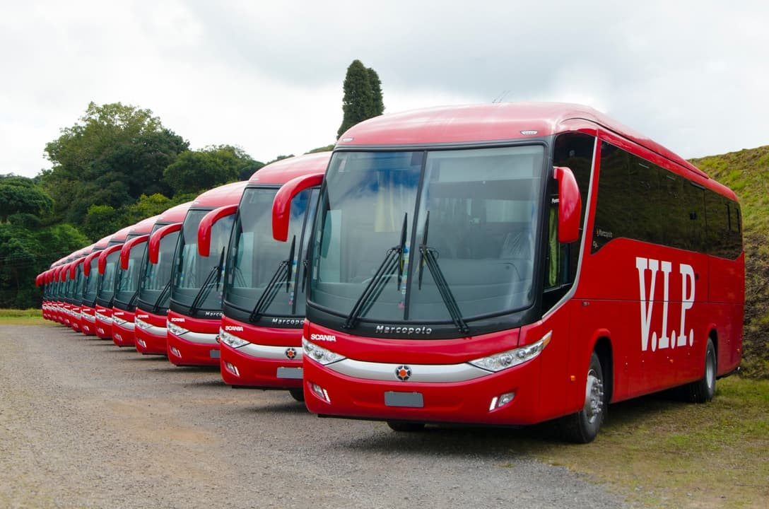 Red VIP coach used as the UmateXPRESS bus reference